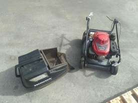 Honda HRU196 Mower - picture0' - Click to enlarge