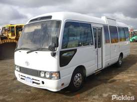 1998 Toyota Coaster - picture2' - Click to enlarge