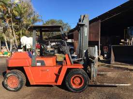 Nissan 5 Ton Forklift - picture0' - Click to enlarge