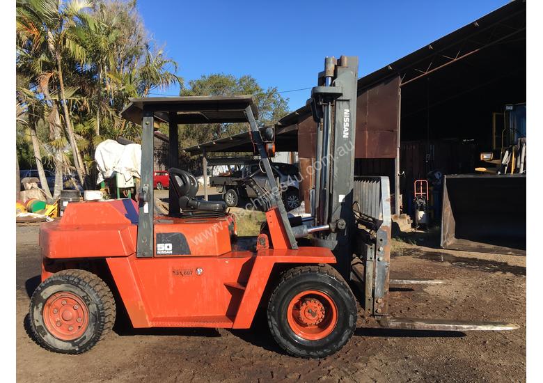 caption Nissan 5 Ton Forklift