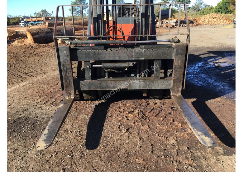 caption Nissan 5 Ton Forklift