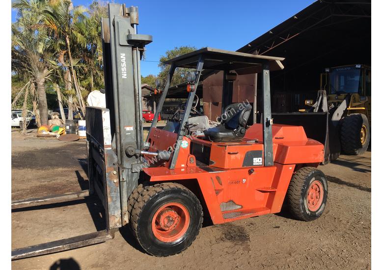 caption Nissan 5 Ton Forklift
