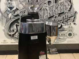 MAZZER ROBUR S ELECTRONIC BLACK AND WHITE BRAND NEW ESPRESSO COFFEE GRINDER  - picture1' - Click to enlarge