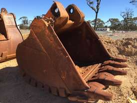 EX1900 ROCK BUCKET (EH303) - picture0' - Click to enlarge