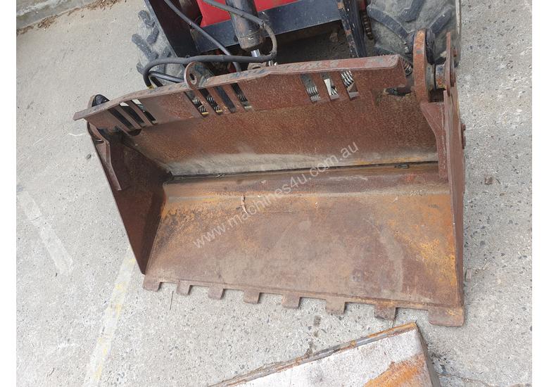 Used Dingo Australia USED DINGO 950P MINI LOADER BUCKETS Wheeled Mini