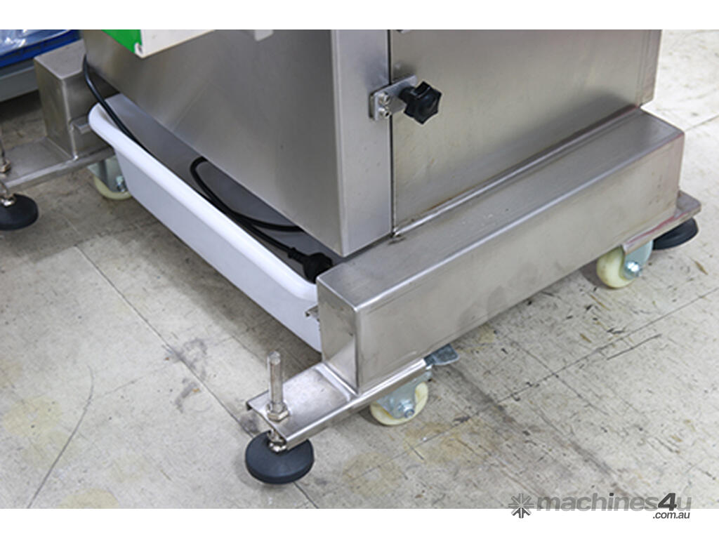 New farmtec BANDSAW MEAT 880MMX760MM 3HP 240V FLOOR Meat Bandsaw in