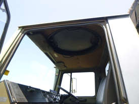 Mercedes Benz UNIMOG Tray Truck - picture2' - Click to enlarge