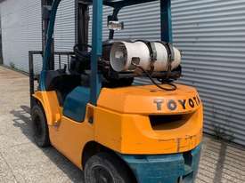 Toyota forklift fg25 2.5 tonne - picture1' - Click to enlarge