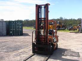 Toyota 2.55 tonne forklift - picture1' - Click to enlarge