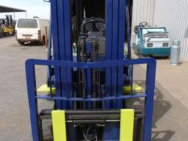 KOMATSU CONTAINER MAST 2.5T FORKLIFT - picture2' - Click to enlarge