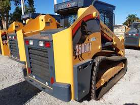 Mustang 2500RT Track loader - picture0' - Click to enlarge