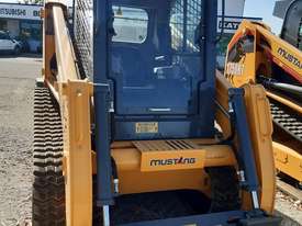 Mustang 2500RT Track loader - picture1' - Click to enlarge