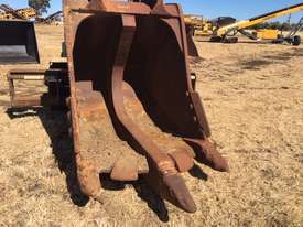 ripper bucket to suit 50 tonner - picture0' - Click to enlarge