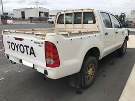 2011 Toyota Hilux SR 4x4 Dual Cab - picture2' - Click to enlarge