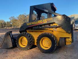 New Holland LS150 2040Kg Skid Steer with 4in1 Bucket - picture1' - Click to enlarge