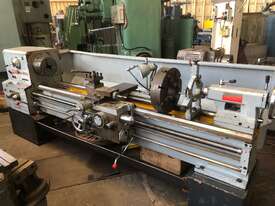 KWANGCHOW GAP BED CENTRE LATHE - picture0' - Click to enlarge