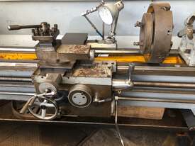 KWANGCHOW GAP BED CENTRE LATHE - picture0' - Click to enlarge