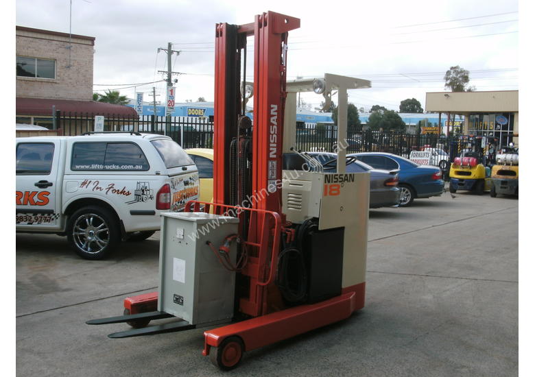 caption Nissan JWHR01L18U Reach Truck