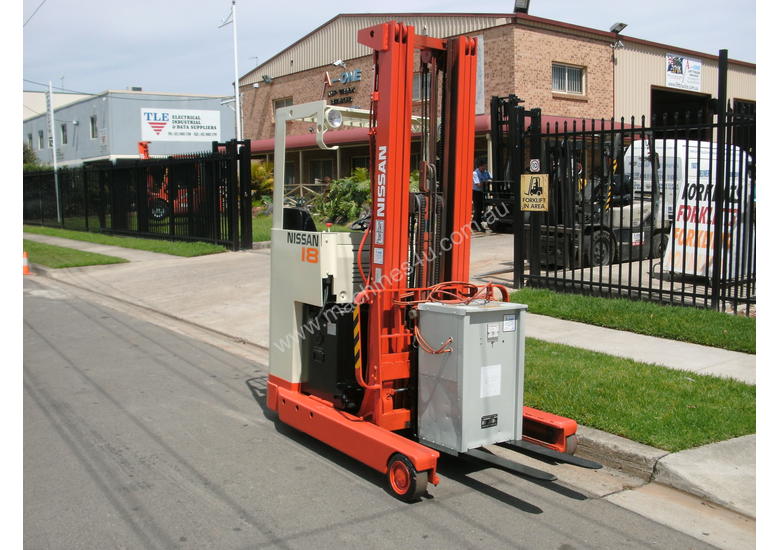 caption Nissan JWHR01L18U Reach Truck
