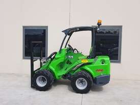 Avant 528 BeePro Mini Loader w Telescopic Boom and Flip Up Forks - picture0' - Click to enlarge