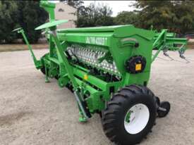 2020 AGROLEAD 2500/19 - picture1' - Click to enlarge