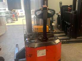 walk behind forklift stacker - Hire - picture0' - Click to enlarge