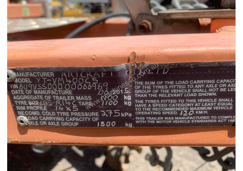 caption Artcraft YT400C Variable Message Board