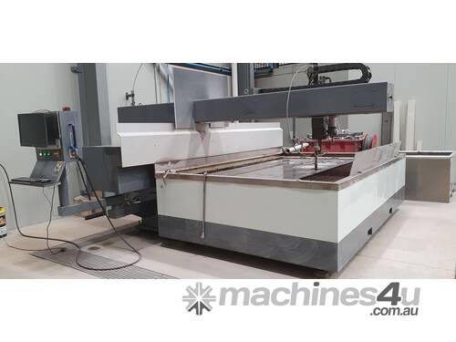 Used Flow Mach 2B Waterjet Cutting Machine with 3m x 2m Cutting Area 