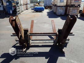 MODIFIED LOADER FORKS TO CLIP ON 950 SIZE GP BUCKET - picture2' - Click to enlarge