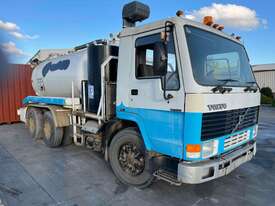 Volvo FL7 Vacuum Suction Tanker - picture0' - Click to enlarge