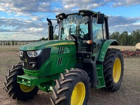 John Deere  FWA/4WD Tractor - picture1' - Click to enlarge