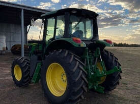 John Deere  FWA/4WD Tractor - picture2' - Click to enlarge