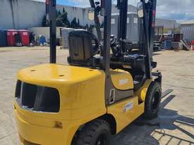 Yale 3.5T Diesel Counterbalance Forklift - picture2' - Click to enlarge