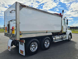 Freightliner Coronado Tipper Truck - picture2' - Click to enlarge