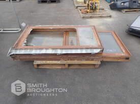 PALLET COMPRISING OF GLASS DOOR & GLASS WINDOW - picture0' - Click to enlarge