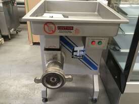 THOMPSON COMMERCIAL MEAT MINCER - picture0' - Click to enlarge