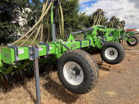 Boss Agriculture L200 Planters Seeding/Planting Equip - picture0' - Click to enlarge