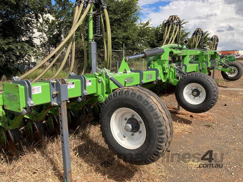 Boss Agriculture L200 Planters Seeding/Planting Equip