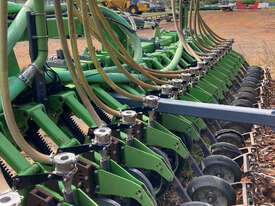 Boss Agriculture L200 Planters Seeding/Planting Equip - picture1' - Click to enlarge