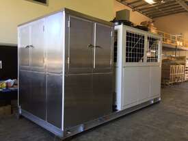 8T Plate Ice Machine - picture0' - Click to enlarge