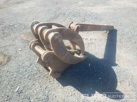 Grab to suit Excavator, Centers 420mm, Ears 230mm, Pins 65mm - picture0' - Click to enlarge