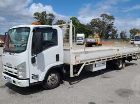 Isuzu NLR 200 - picture1' - Click to enlarge