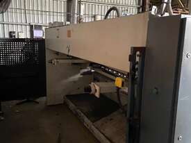 MSD Hydraulic Guillotine - picture1' - Click to enlarge