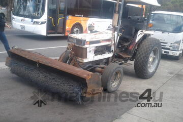 2,000mm front mount tractor broom , 45hp , 4x4 , angle broom ,