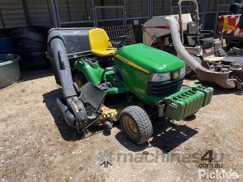 2011 John Deere X748 Ultimate