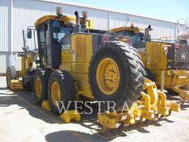 JOHN DEERE 670G Motor Graders - picture1' - Click to enlarge