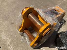 Hydraulic Swivel Hitch - Excavator Pick-up Dimensions - Pin Diameter: 45mm, Pin Centre: 230mm, Ear W - picture1' - Click to enlarge