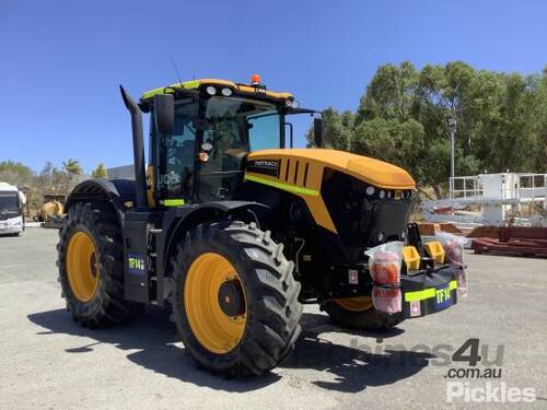 2020 JCB Fastrac 8330