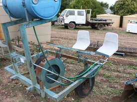 Single row plastic transplanter - picture0' - Click to enlarge