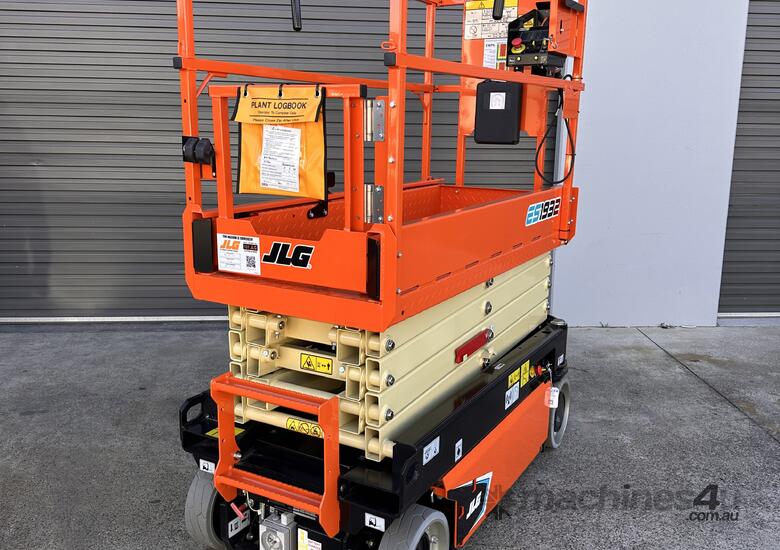 JLG ES1932 - 19ft Electric Scissor lift image 4